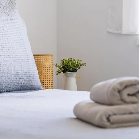 Apartman Enmari - Stylish Flat Near Center