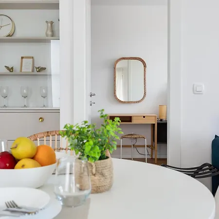 Apartman Enmari - Stylish Flat Near Center Zára