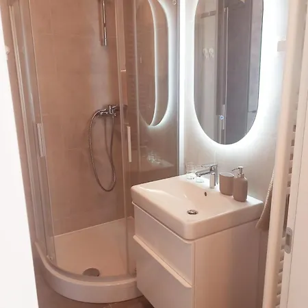 Enmari - Stylish Flat Near Center Апартаменты *