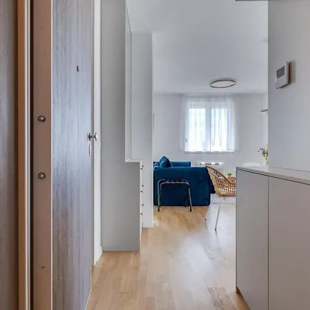 Enmari - Stylish Flat Near Center Апартаменты *