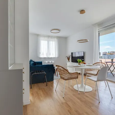 Апартаменты Enmari - Stylish Flat Near Center *