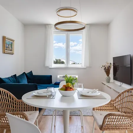 Enmari - Stylish Flat Near Center Apartament