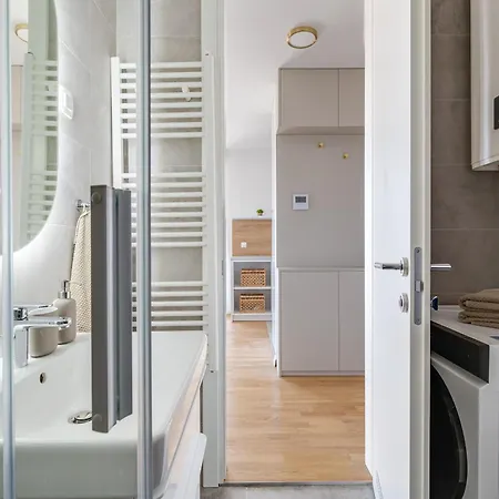 Enmari - Stylish Flat Near Center Апартаменты