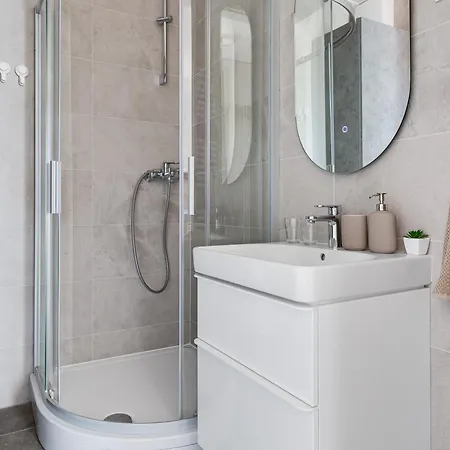 Enmari - Stylish Flat Near Center Апартаменты *