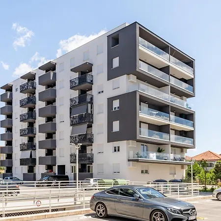 Enmari - Stylish Flat Near Center Задар