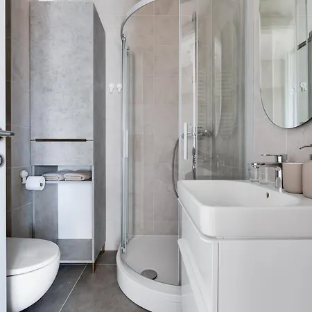 Enmari - Stylish Flat Near Center Апартаменты *