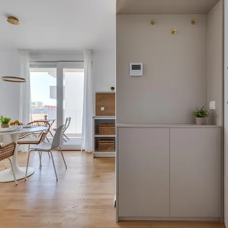 Апартаменты Enmari - Stylish Flat Near Center *